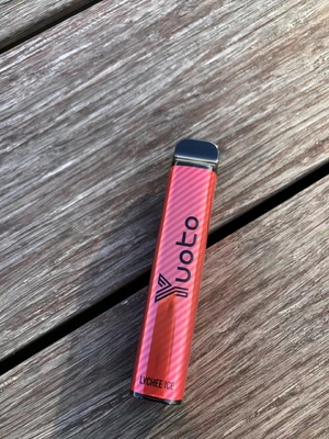 नए फ़्लेवर डिस्पोजेबल वेप पॉड 2500 पफ़्स युओटो XXL 7.0ml इजूस 1200mAh बैटरी